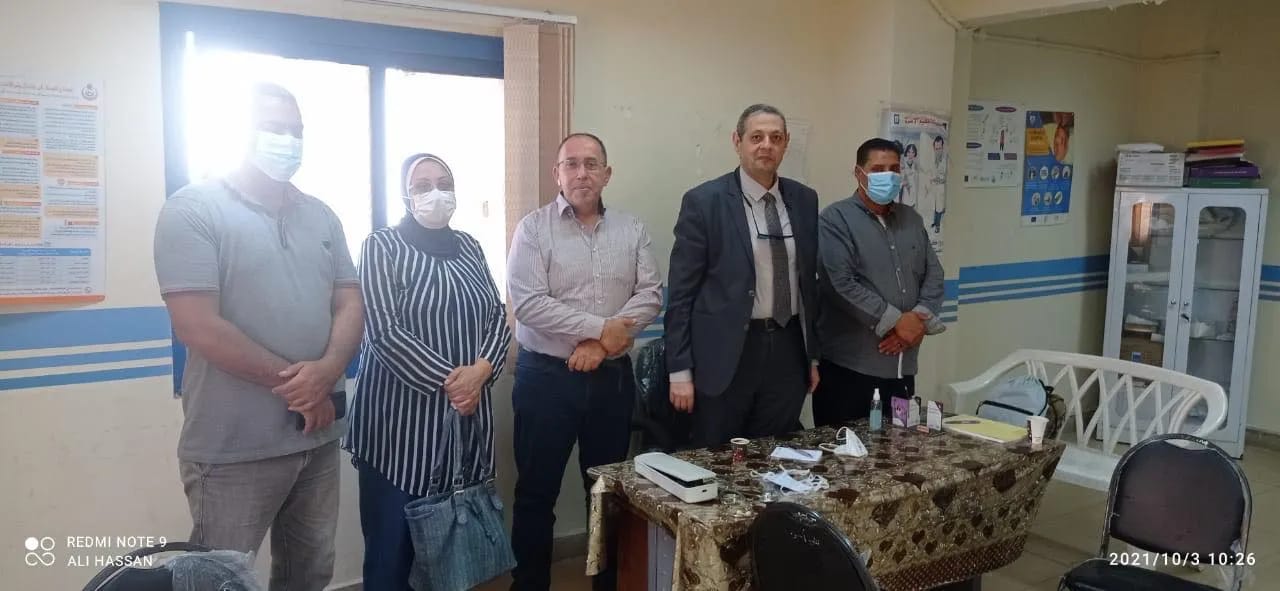 محافظ مطروح يوجه الشكر لجامعة القاهرة على توجيه قافلة طبية شاملة لاهالي مدن براني والسلوم