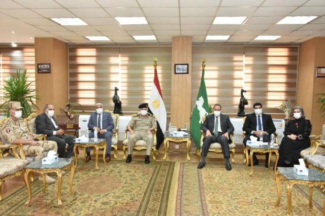 محافظ الشرقية يستقبل مدير جمعية المحاربين القدماء وضحايا الحرب