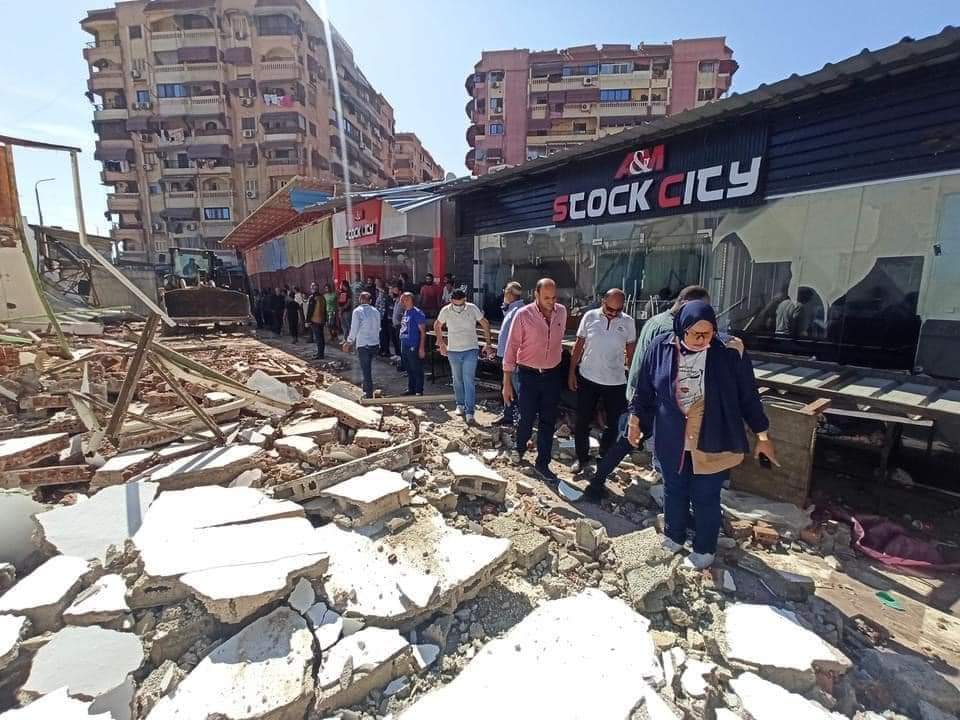 محافظ بورسعيد : تنفيذ عدد ٢١ قرار إزالة تعدي علي أملاك الدولة بسوق البالة بتعاونيات الزهور
