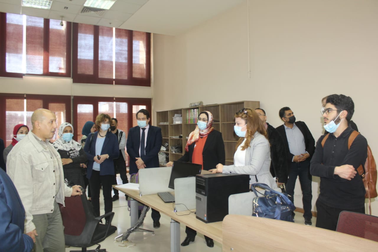 وفد من الخبراء الألمان يشيد بدور دار الكتب والوثائق القومية في حفظ التراث
