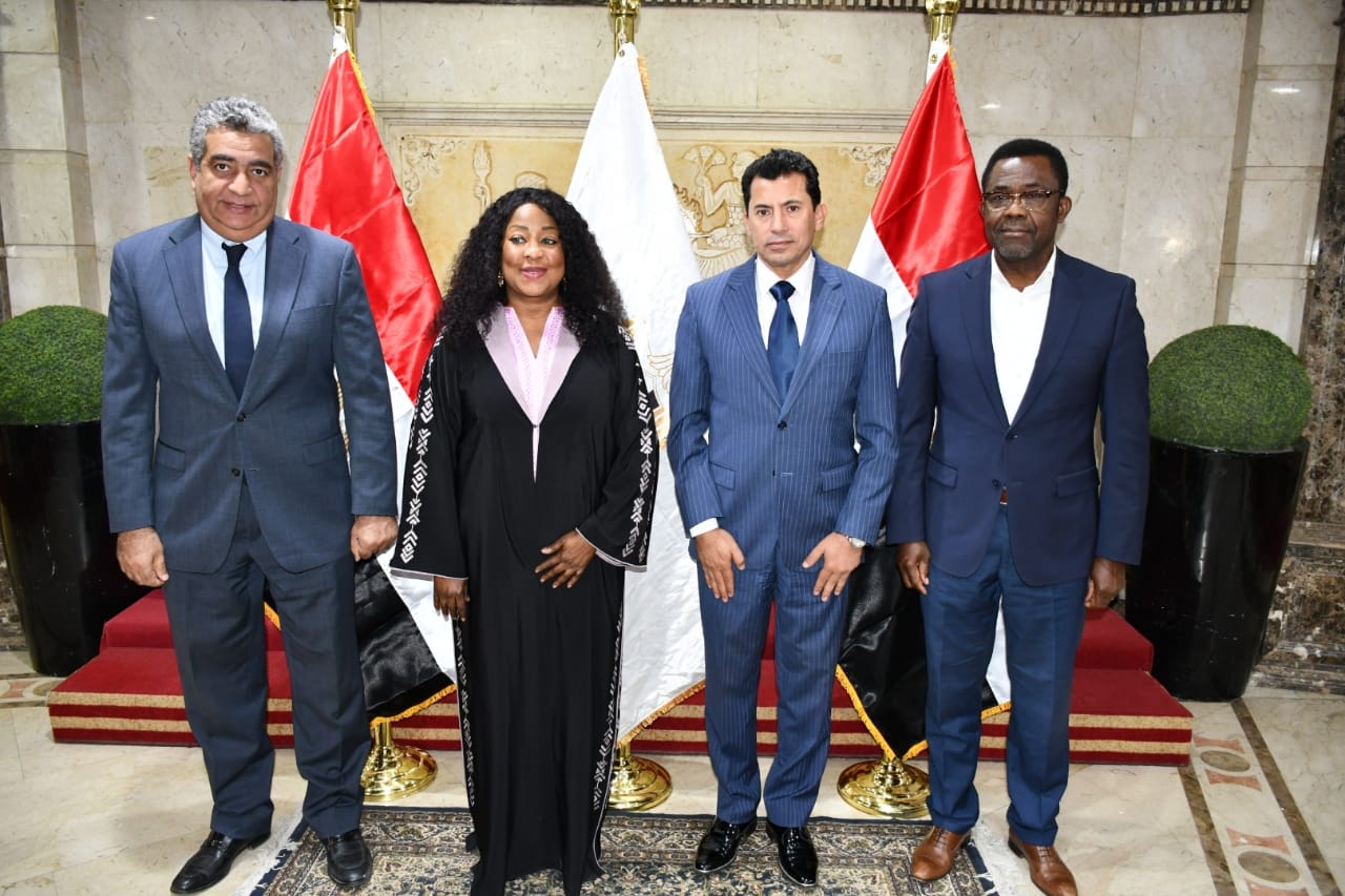 وزير الرياضة يستقبل أمين عام الفيفا وسكرتير عام الكاف