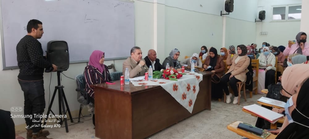استمرار الندوات الطلابية التثقيفية لوحدة تعليم الكبار بجامعة الزقازيق