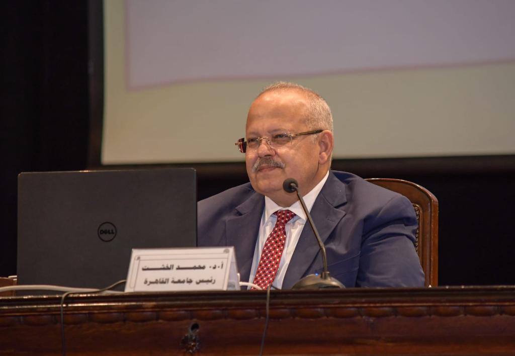 جامعة القاهرة تبدأ امتحانات "الميدتيرم" وسط إجراءات احترازية لمواجهة فيروس كورونا