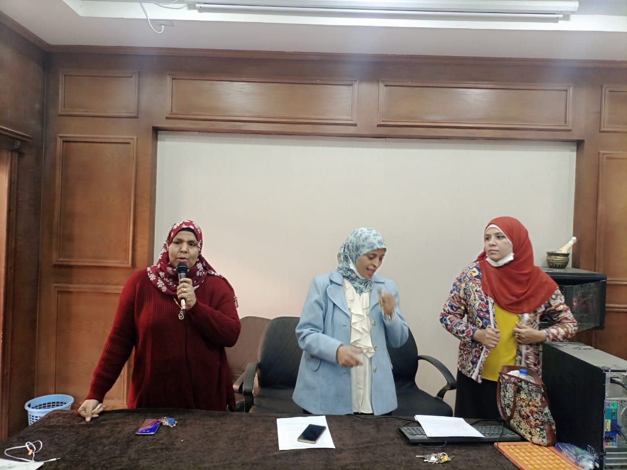 طلاب ألسن الأقصر يناقشون القضايا المعاصرة في ورشة عمل باللغة الفرنسية