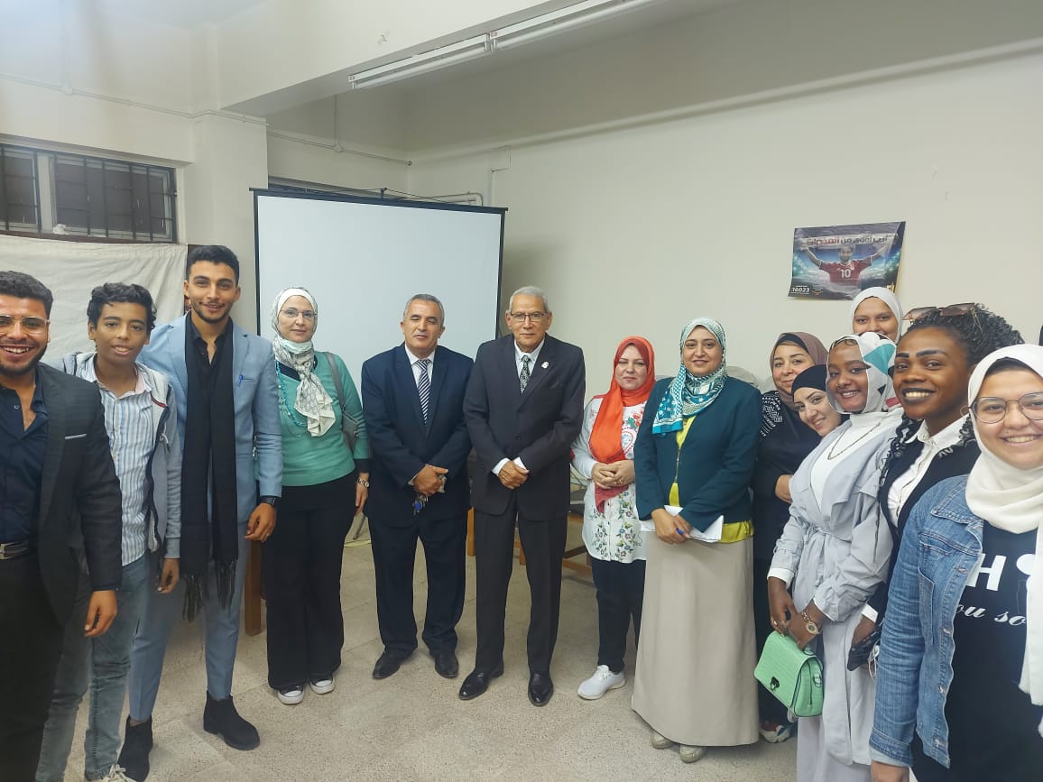 مركز بحوث وتدريب القادة جامعة حلوان يختتم فعاليات البرنامج التدريبي تدريب المدربين (TOT)