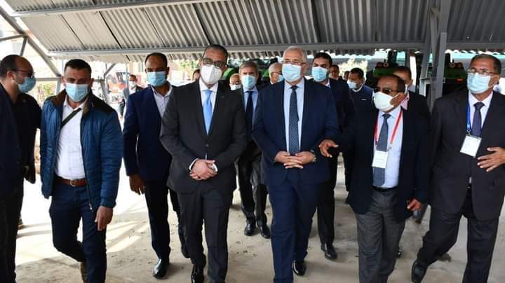 وزير الزراعة ومحافظ الفيوم والسفير الإيطالي يفتتحون المركز النموذجي لتجميع الألبان بمركز إطسا