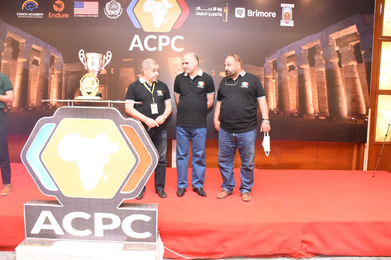 رئيس جامعة الأقصر يشهد انطلاق فعاليات البطولة الأفريقية والعربية للبرمجة للجامعات (ACPC)
