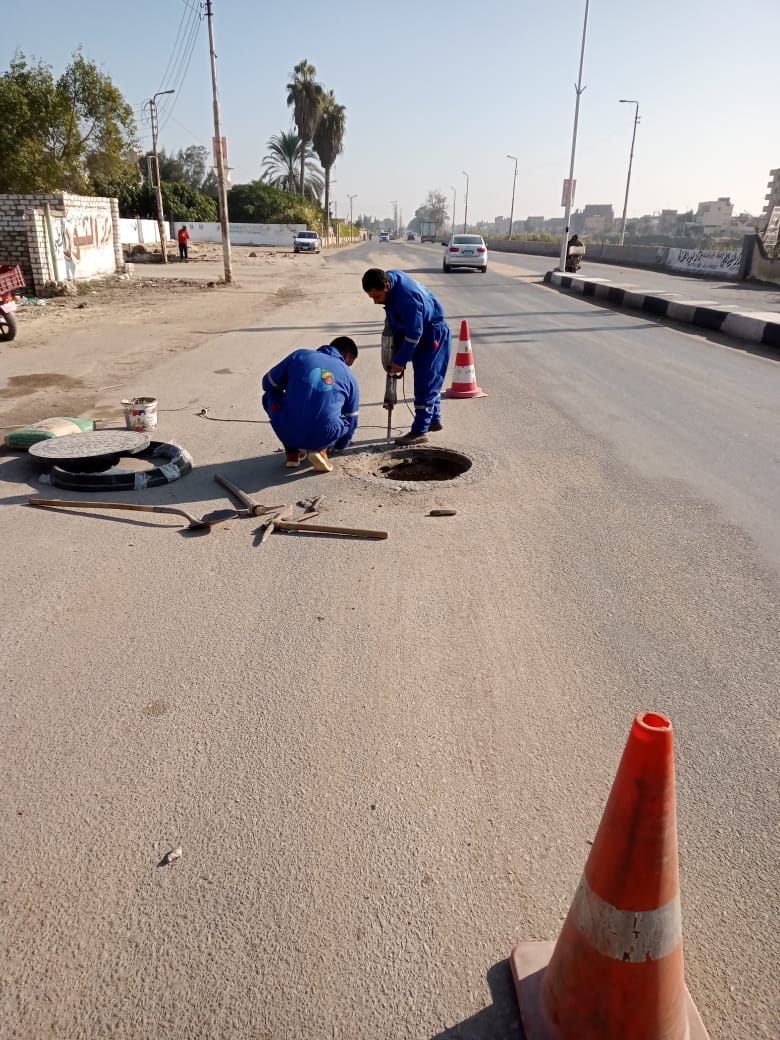 مياه القناة:تواصل تركيب أغطية مطابق الصرف الصحى المفقودة والتآلفة