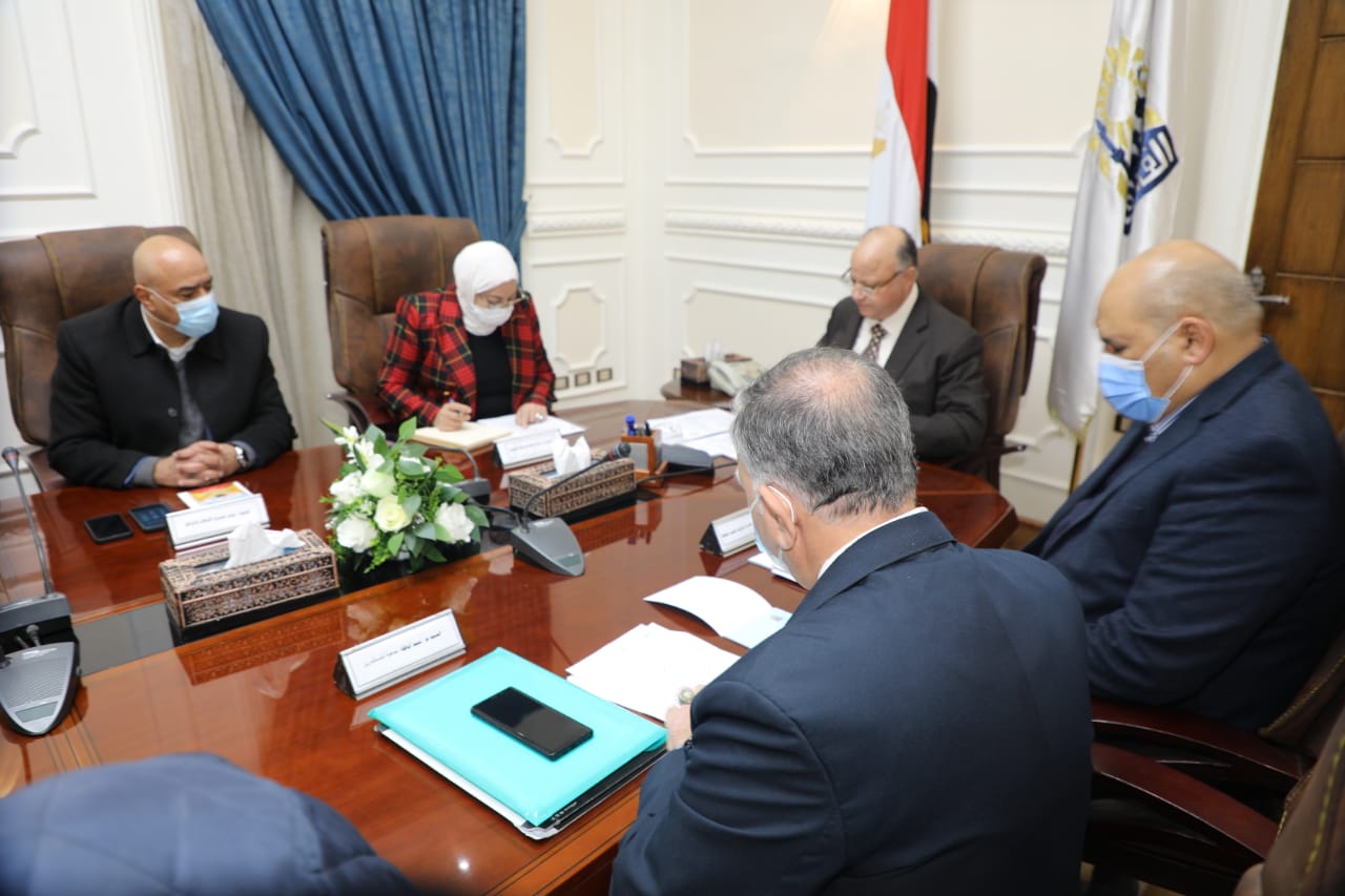محافظ القاهرة: تذليل الصعوبات التي تواجه خطة تطوير منطقة شق الثعبان بطرة