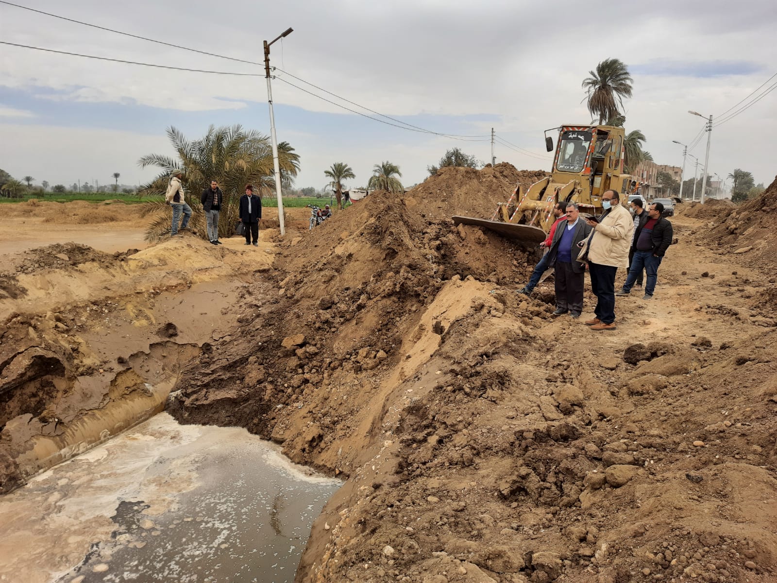 بدون انقطاع للمياه: الانتهاء من اصلاح خط طرد صرف صحى ٨٠٠ ملى بسوهاج