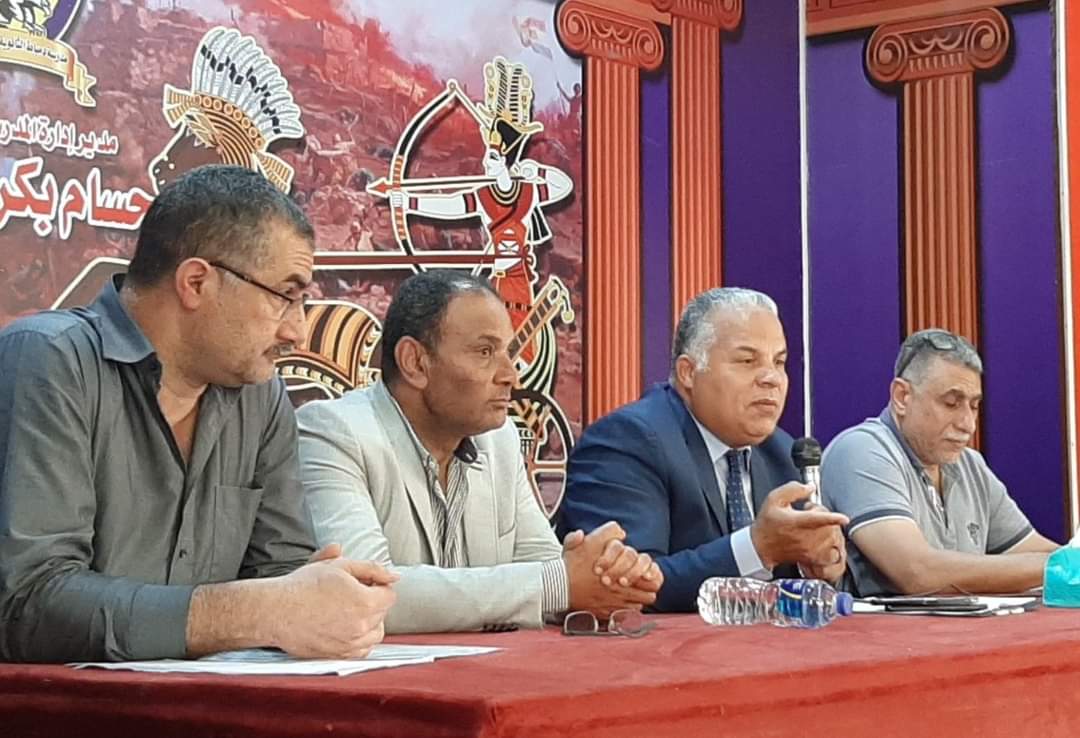 وكيل تعليم دمياط يحذر رؤساء لجان الإعدادية من التراخي أو الشدة المفرطة