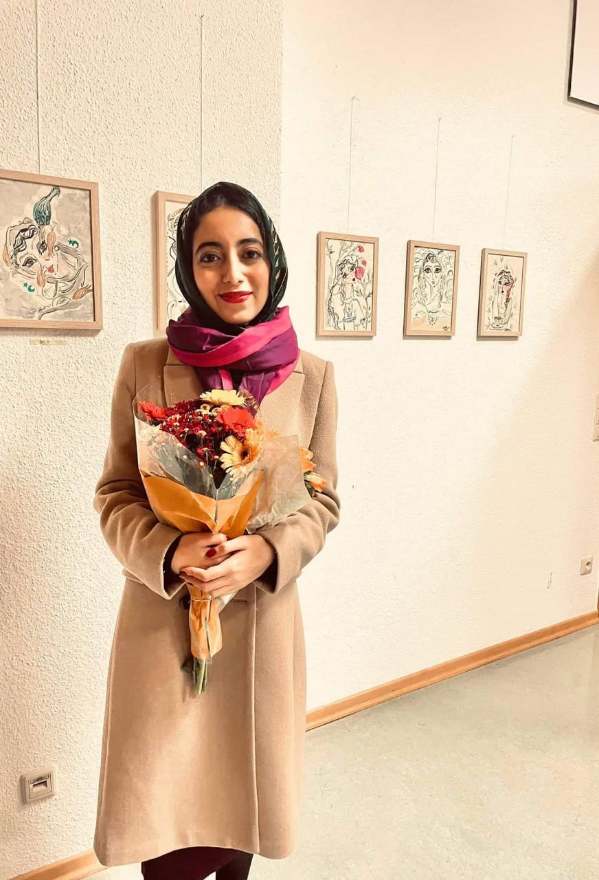 الطبيبة المصرية  تقيم معرضا فنيا بألمانيا "