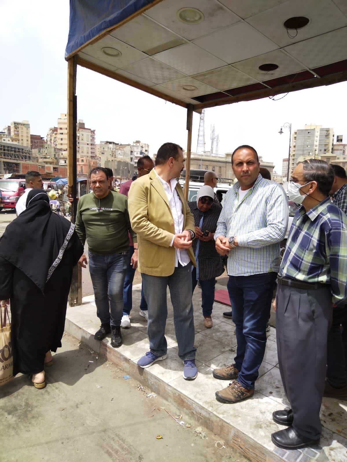 محافظ الإسكندرية يكلف بشن حملات مكبرة لإزالة ورفع الإشغالات المؤقتة بمحطة مصر بحي وسط