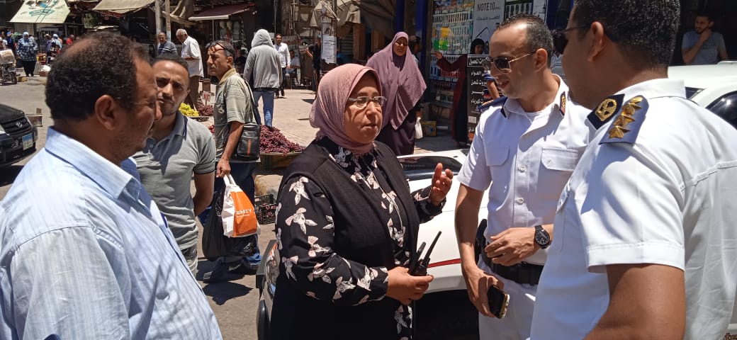 حملات مكبرة بأحياء الإسكندرية تسفر عن ضبط 6756 حالة إشغال وغلق 27 مقهى و192منشأة  وتحرير 3651 محضر وتحصيل 712 ألف جنيه خلال الاسبوعين الماضيين