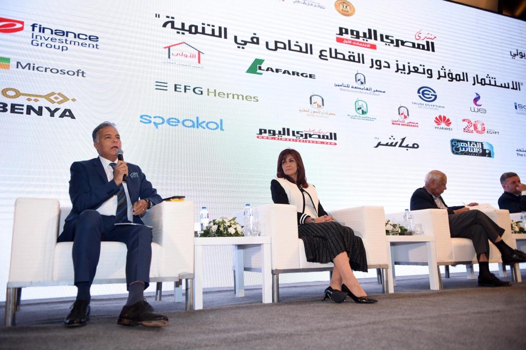 هشام عرفات وزير النقل الاسبق: يجب فصل الملكية عن التشغيل ودعم القطاع الخاص في مجالات أخري غير العقارات