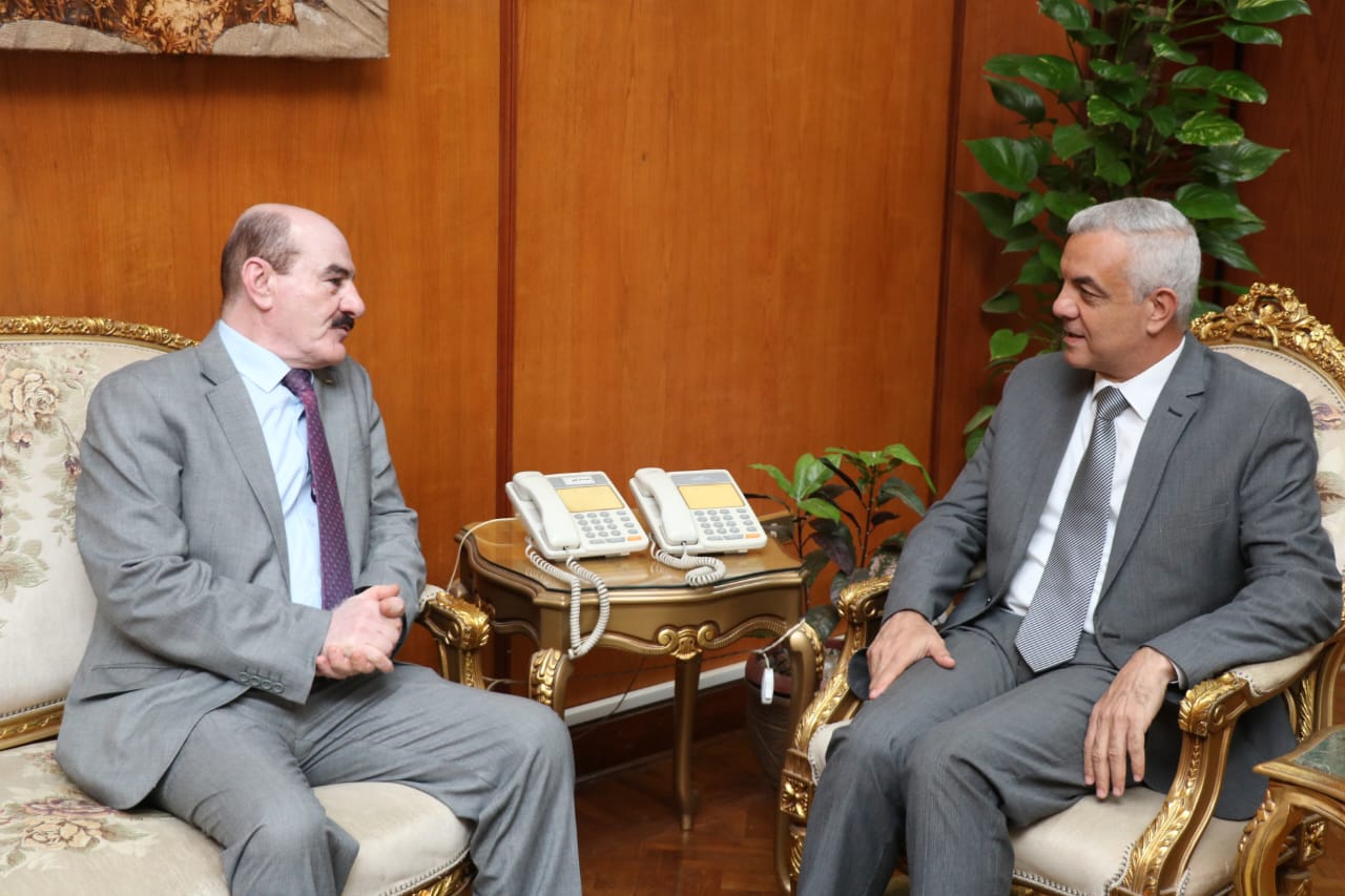 رئيس جامعة المنوفية يستقبل قنصل عام فلسطين