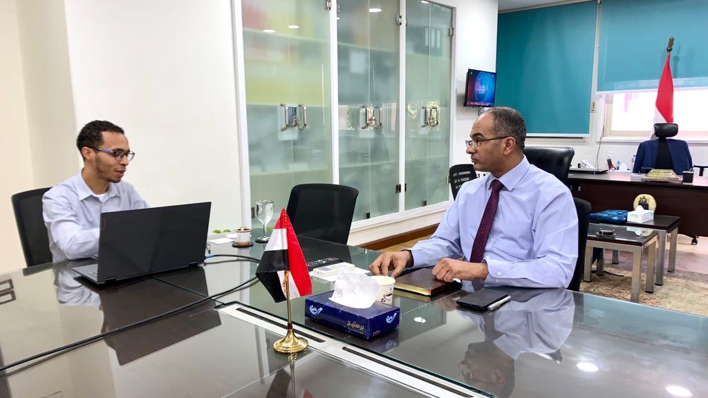 نائب وزير الإسكان لشئون البنية الأساسية يلتقي مسئول إحدى الشركات المتخصصة في تكنولوجيا إعادة استخدام المياه