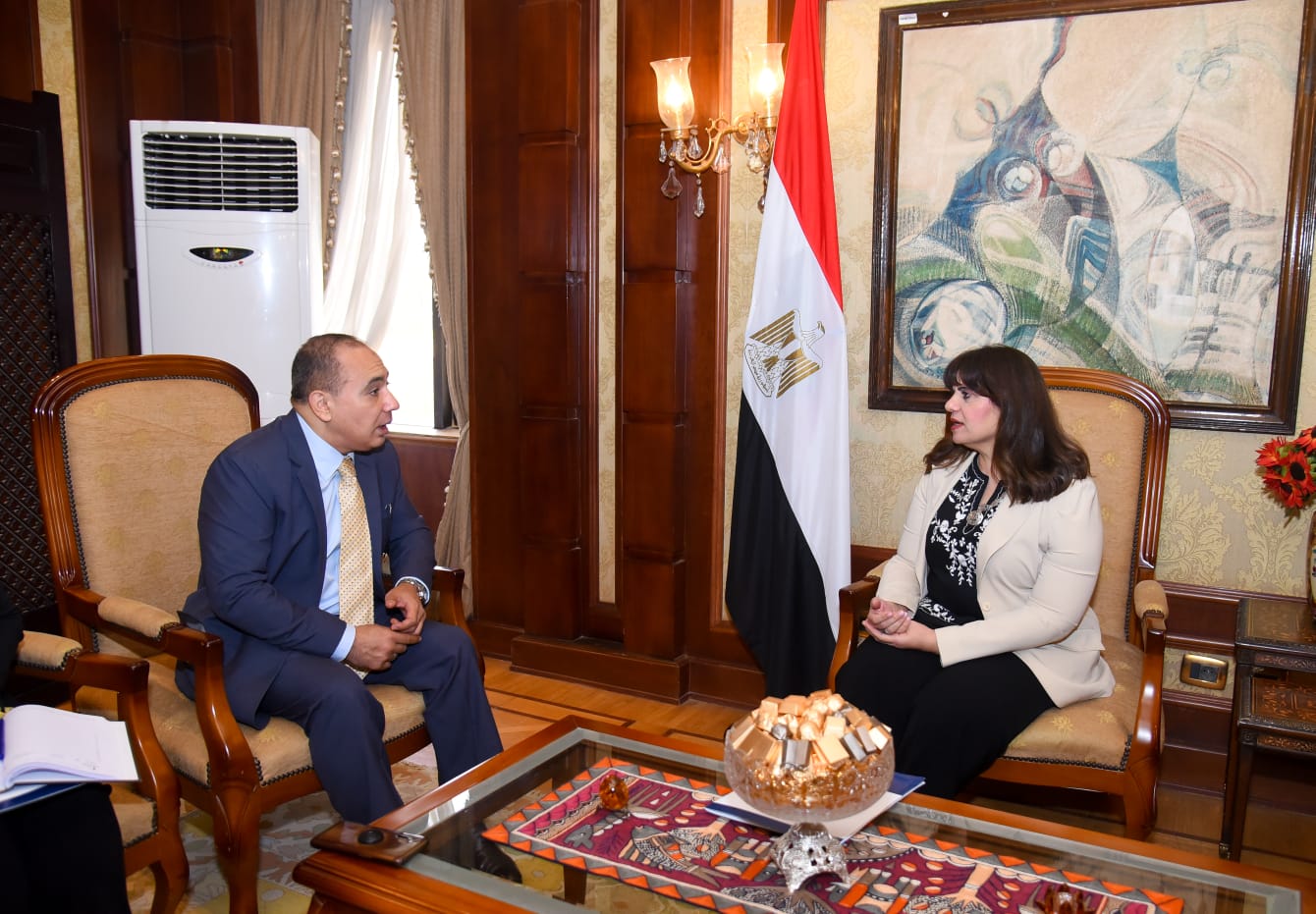 وزيرة الهجرة تستقبل سفير مصر في كينيا قبيل استلام مهام عمله