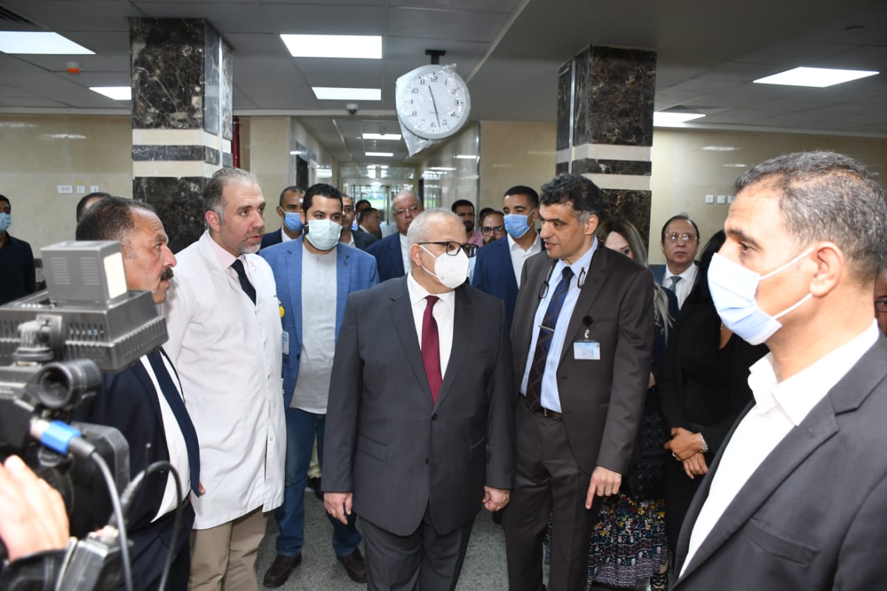 الخشت يترأس اجتماع مجلس المعهد القومى للأورام بمستشفى الثدى بالتجمع الأول
