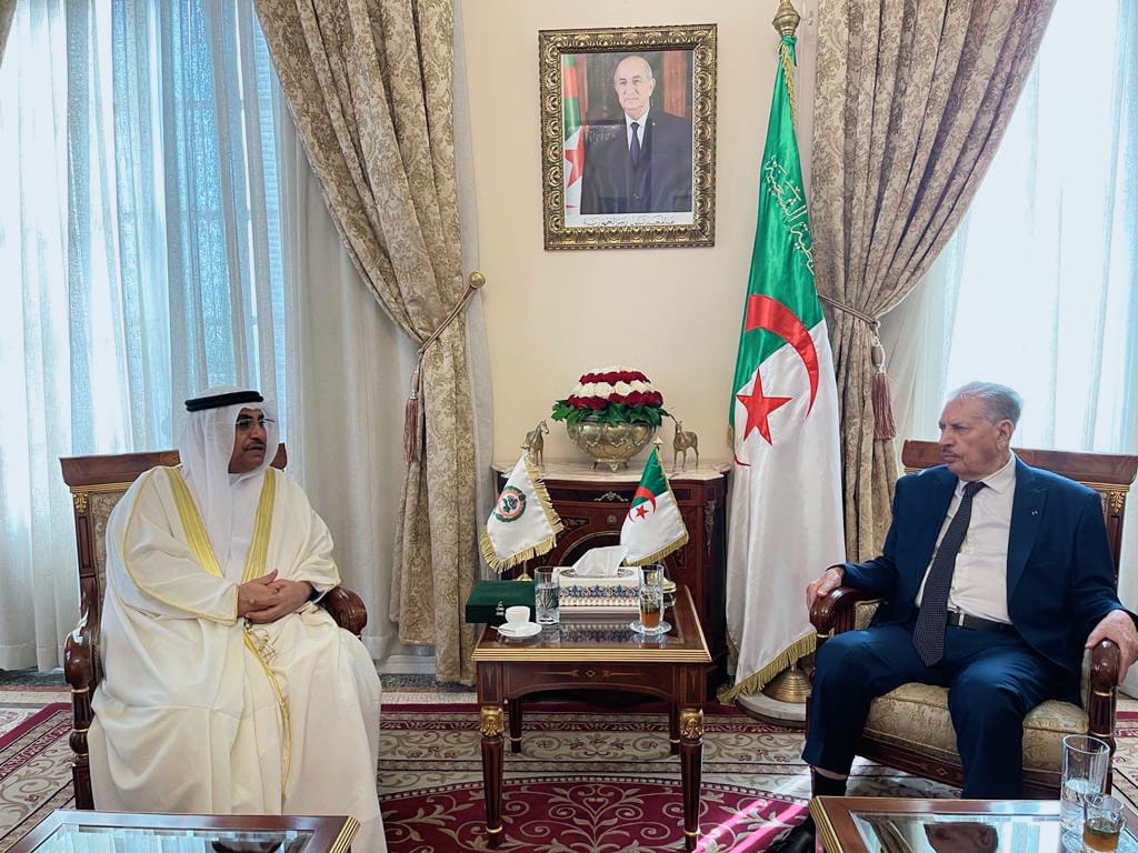 العسومي يبحث مع رئيس مجلس الأمة الجزائري سبل تعزيز التعاون لدعم القضايا العربية