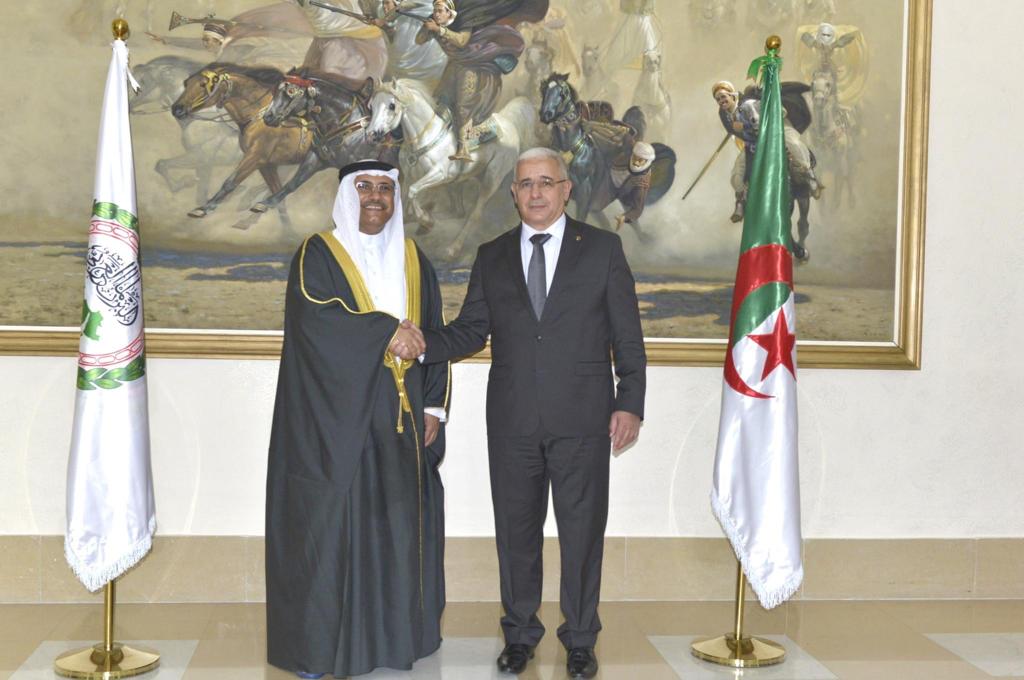 رئيس البرلمان العربي يثمن جهود الجزائر لإنجاح القمة العربية