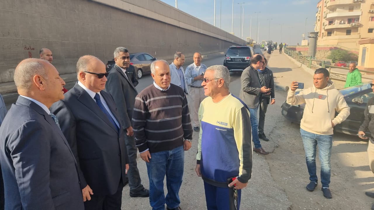 محافظ القاهرة يتفقد أعمال الإزالة الجارية لتعارضات توسعة طريق السويس
