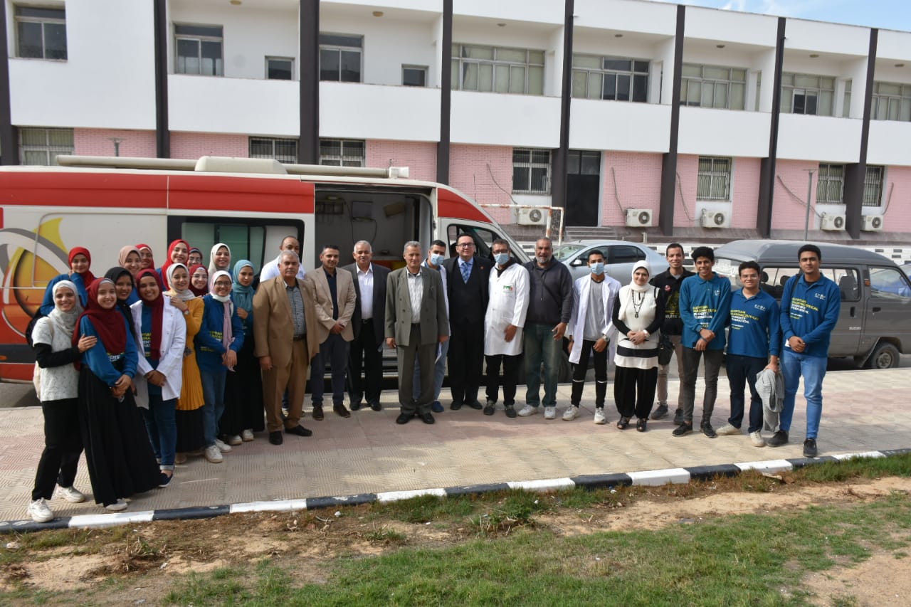 جامعة مدينة السادات تنظم حملة للتبرع بالدم تحت شعار "قطرة دم تساوى حياة" بكليتى الطب البيطرى والصيدلة
