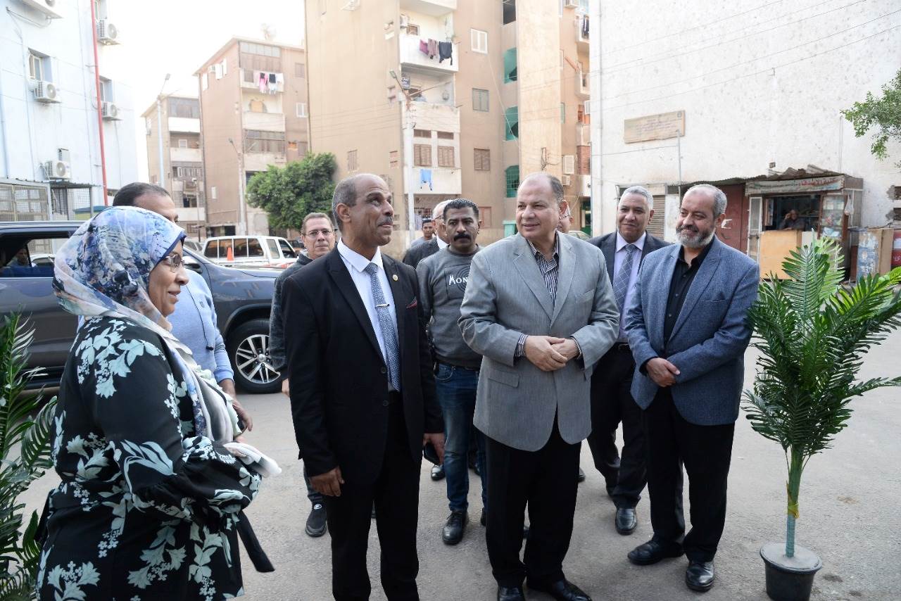 محافظ أسيوط يتفقد أعمال تطوير ورفع كفاءة مبنى المديرية المالية بالمحافظة تمهيدًا للافتتاح الرسمي
