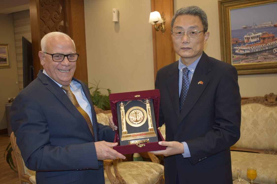 محافظ بورسعيد يستقبل القنصل العام لجمهورية الصين الشعبية لبحث سبل التعاون