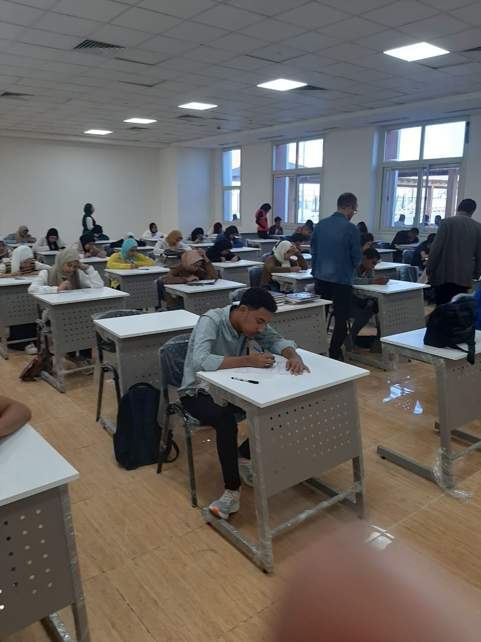 جامعة طيبة التكنولوجية بالأقصر تواصل عقد امتحانات منتصف الفصل الدراسي الأول "الميد تيرم"