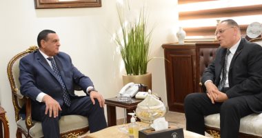 *وزير التنمية المحلية يتابع مع محافظ الشرقية معدلات تنفيذ مشروعات " حياة كريمة " والملفات الخدمية للمواطنين *