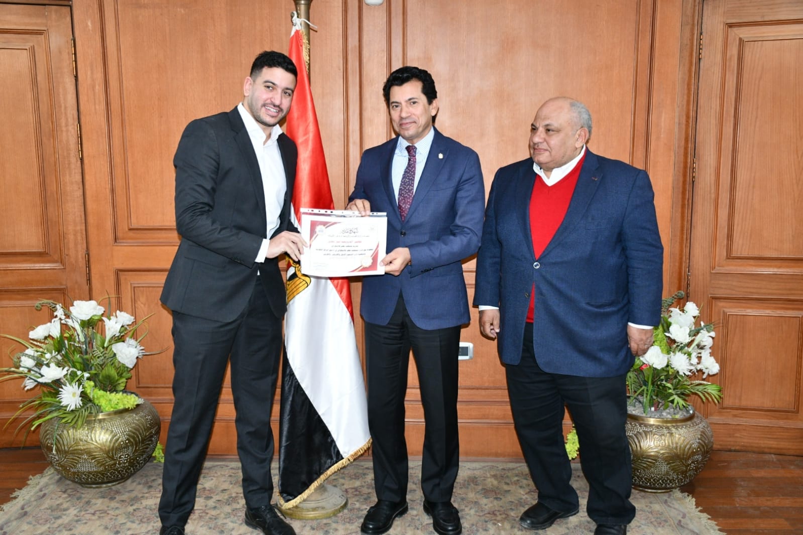 وزير الرياضة يلتقى مجموعة من أبطال مصر فى رياضة الإسكواش بحضور رئيس الاتحاد
