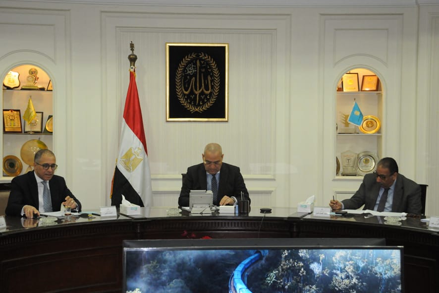 وزير الإسكان يلتقى مسئولى مجلس العقار المصري لمناقشة التحديات التي تواجه قطاع التطوير العقاري ووضع الحلول المقترحة للتغلب عليها