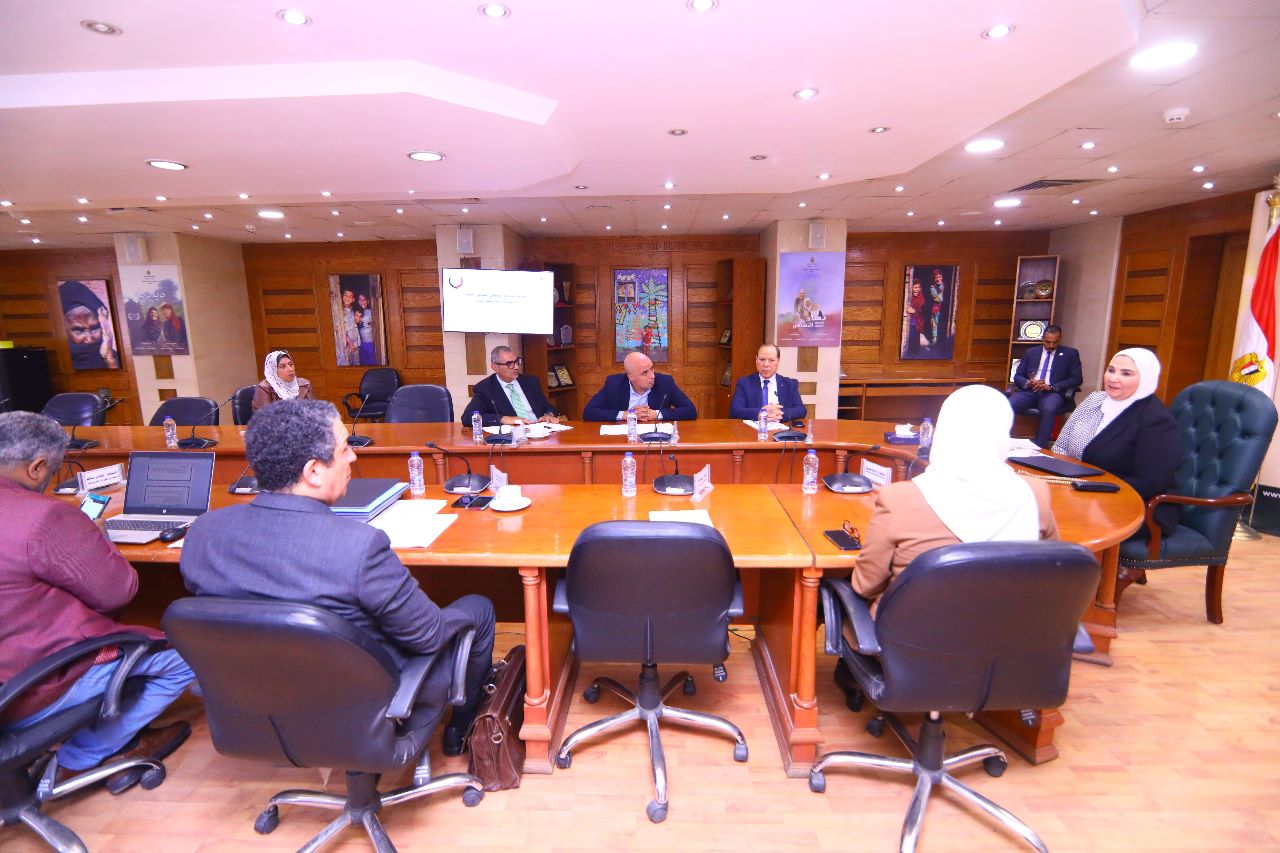 القباج تترأس اجتماع مجلس إدارة صندوق دعم الصناعات الريفية والبيئية والإنعاش الريفي لمناقشة سبل الإقراض الميسر لعمل مشروعات متناهية الصغر للأسر الأولى بالرعاية