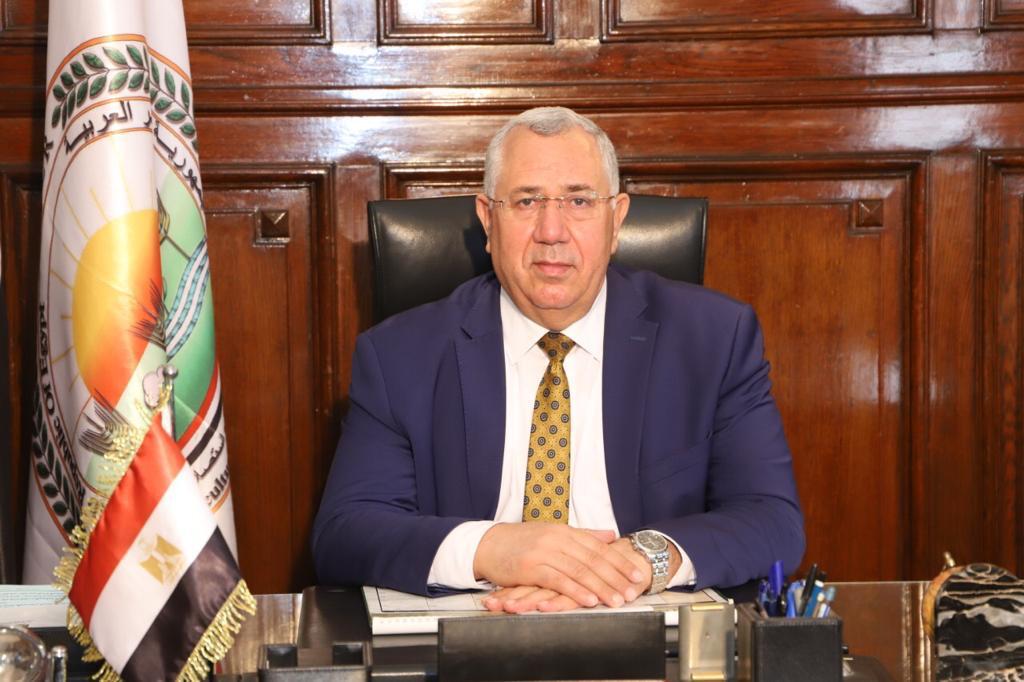 وزير الزراعة: لأول مرة يتم خلال اسبوع الإفراج عن 300 ألف طن مستلزمات الاعلاف ب 135 مليون دولار