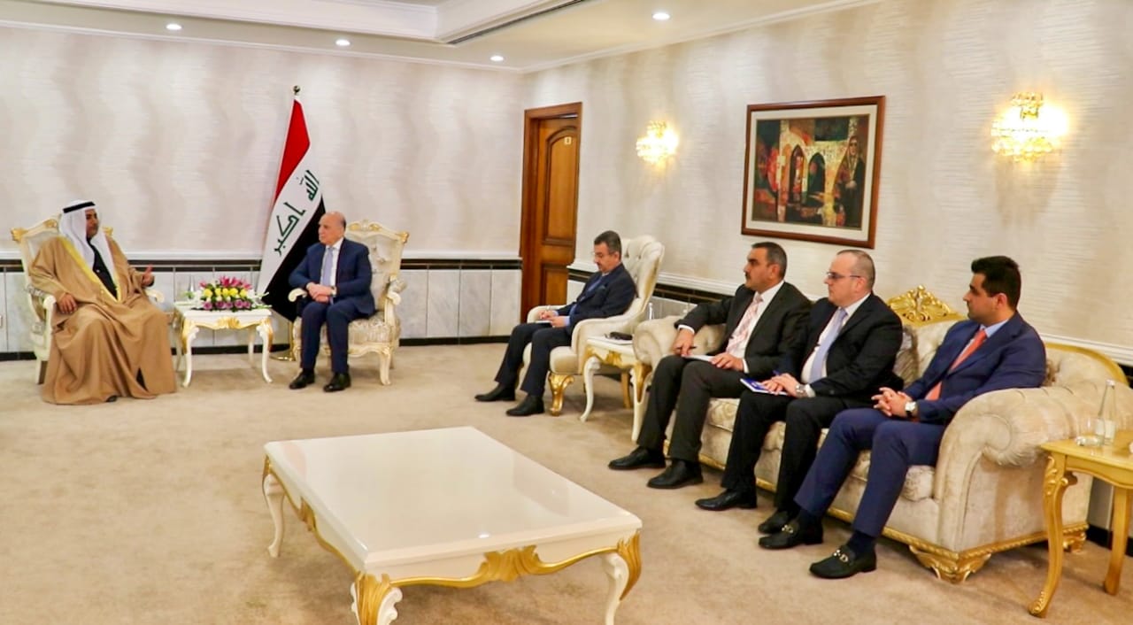 وزير الخارجية العراقي يلتقي رئيس البرلمان العربي