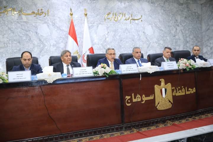 وفد لجنة الإدارة المحلية بمجلس النواب يزور ديوان عام سوهاج ويعقد اجتماعا مع القيادات التنفيذية