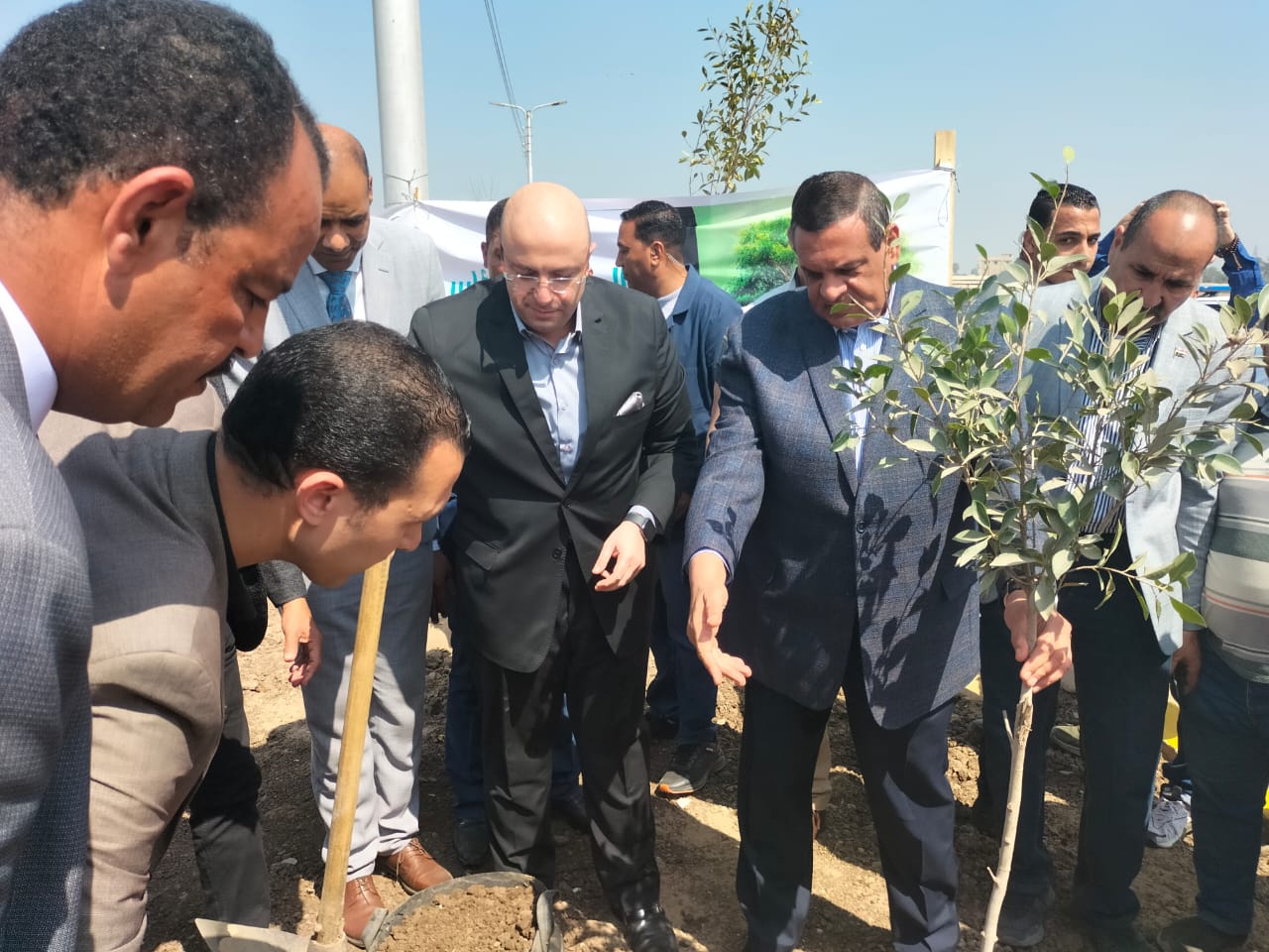 وزير التنمية المحلية ومحافظ بني سويف يتفقدان أعمال المبادرة الرئاسية للتشجير"  100 مليون شجرة