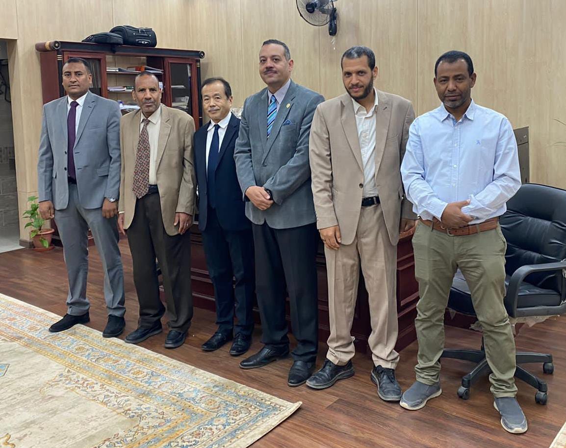 قطاع الدراسات العليا والبحوث بجامعة أسوان يستقبل أستاذ من جامعة توهوكو بدولة اليابان