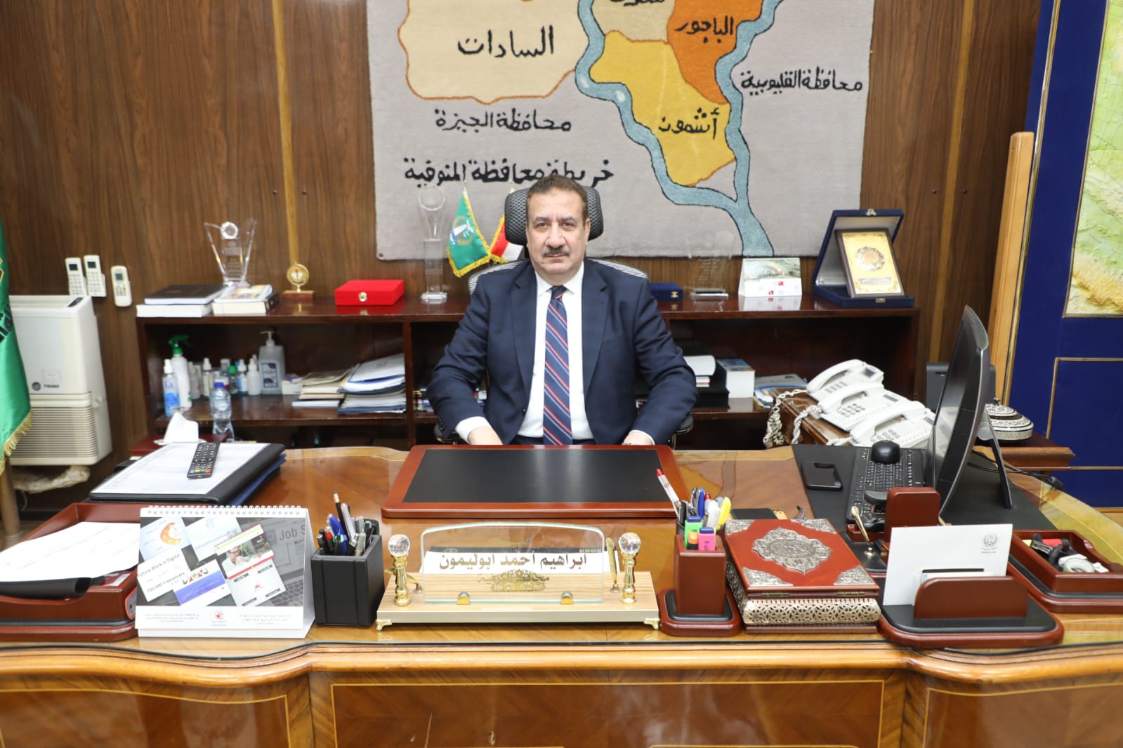 محافظ المنوفية يهنئ الأم المثالية علي مستوي المحافظة لتقديمها مسيرة عطاء مشرفة