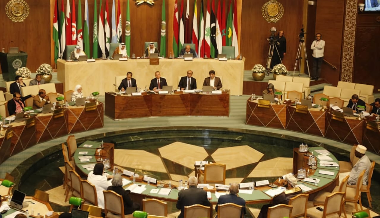 البرلمان العربي يدعو إلى مراجعة وتحديث التشريعات المتعلقة بقضايا السكان والتنمية لضمان ملائمتها للمتغيرات المعاصرة