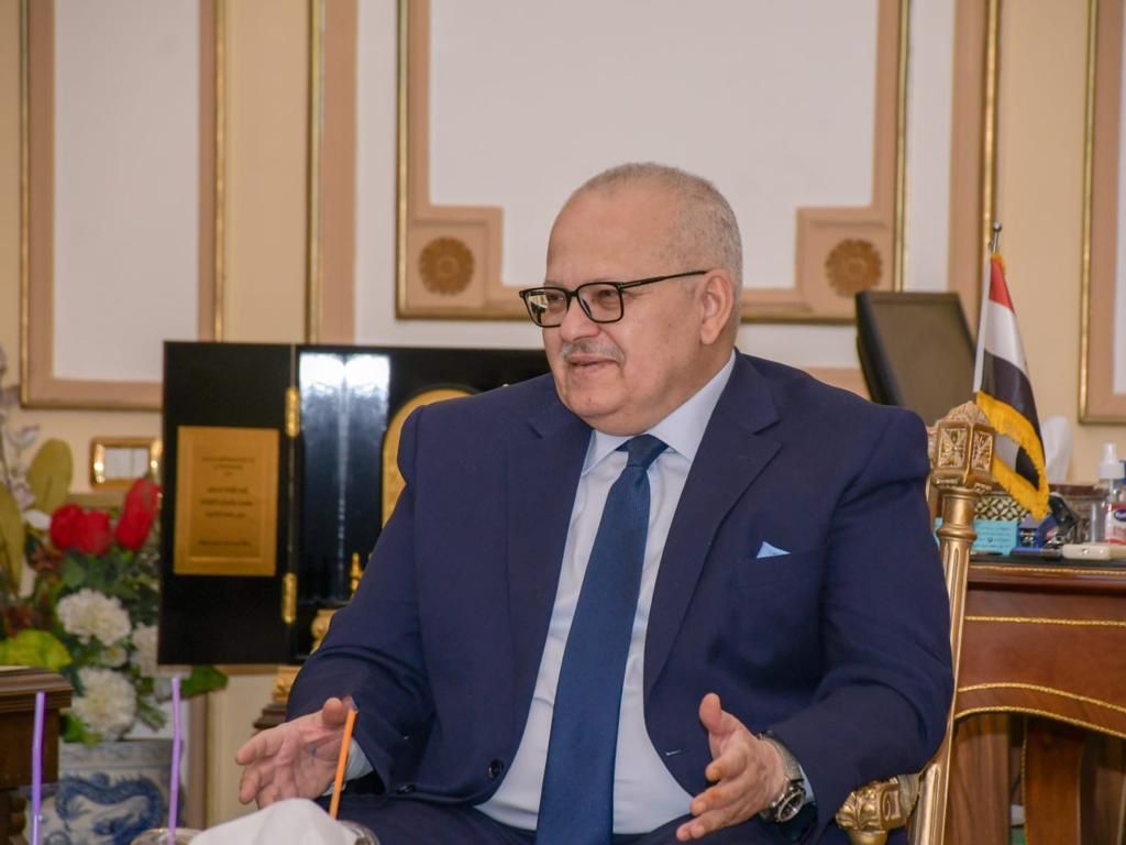 "الترجمة وأهميتها في البحث العلمي والعلوم الإنسانية" فى الملتقى الثقافى الافريقى بجامعة القاهرة