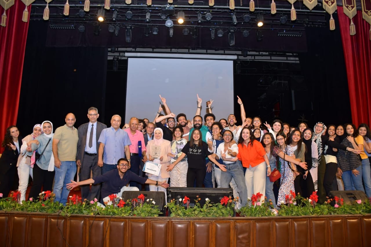 احتفالية جامعة القاهرة بمهرجان المسرح للعروض الطويلة بمشاركة 15 كلية
