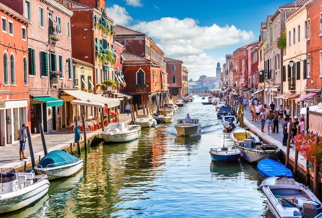 توقعات بإنتعاش تدفق السياحة لإيطاليا مع وصول ما يقرب من مليوني رحلة   