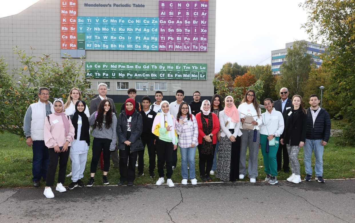 أكاديمية البحث العلمي والتكنولوجيا:  13 طفلاً فازوا بمنحة السفر للمعهد المتحد للعلوم النووية بروسيا