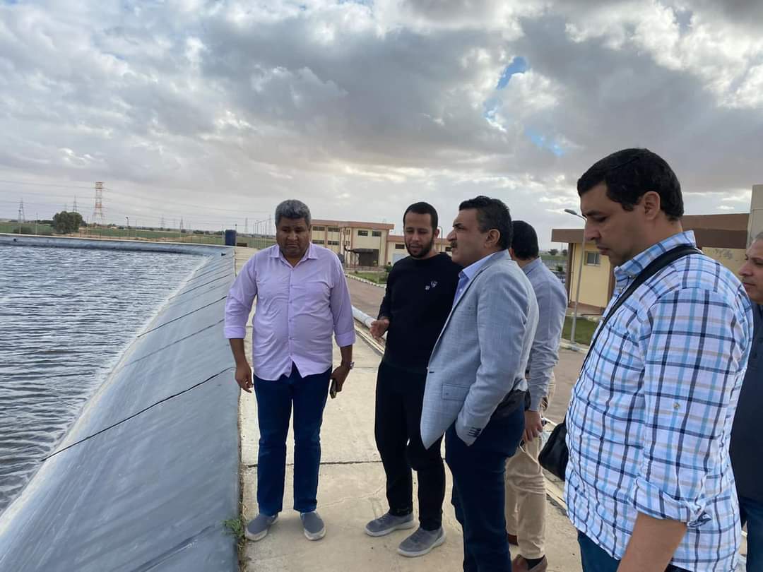 ‫ وزير الإسكان يتابع موقف مشروعات تطوير منظومة الصرف الصحي والطرق بمدينة برج العرب الجديدة