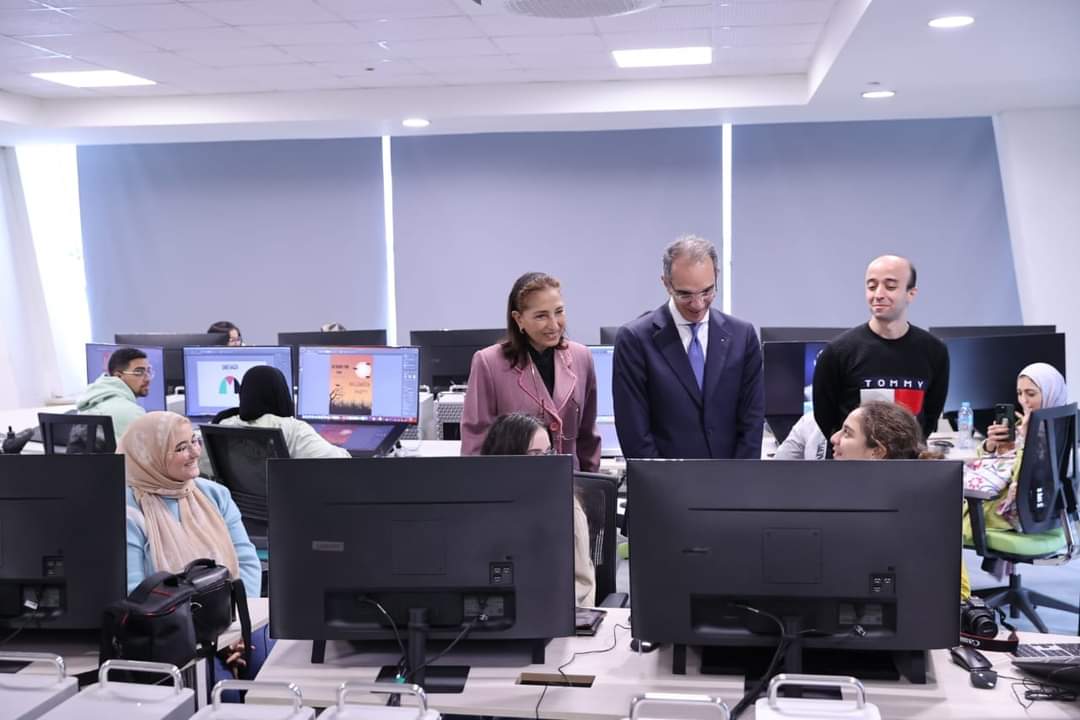 فى إطار مشاركة جامعة مصر للمعلوماتية بالبرامج التدريبية للمبادرة الرئاسية "مصر تصنع الإلكترونيات"