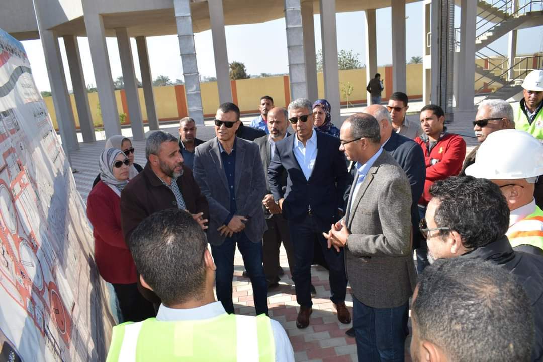 نائب وزير الاسكان لشئون البنية الاساسية يتفقد مشروعات "حياة كريمة" بمحافظة الجيزة