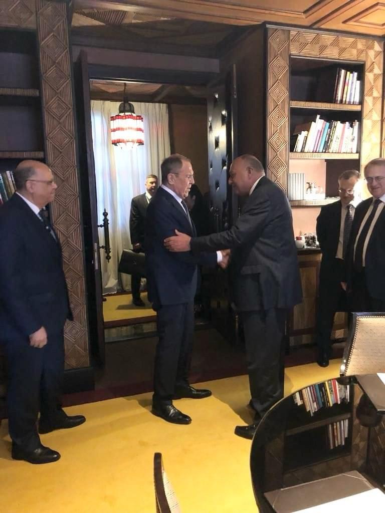 على هامش مشاركته في المنتدى العربي الروسي، وزير الخارجية يلتقي مع نظيره الروسي