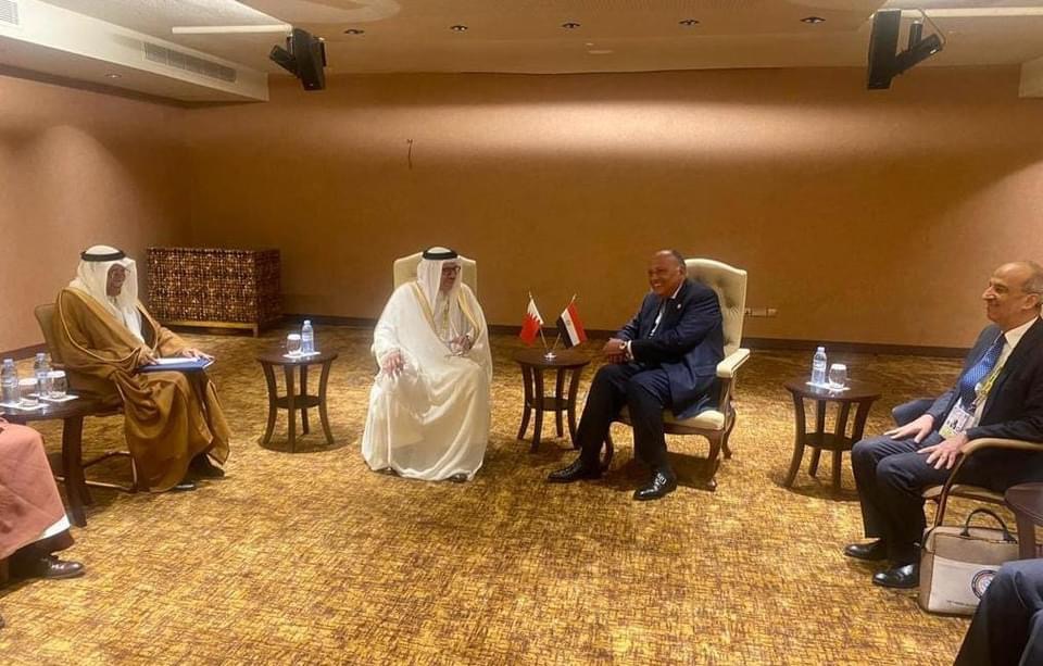 استمراراً للقاءاته المُنعقِدة على هامش قمة عدم الانحياز في كمبالا:وزير الخارجية يعقد اجتماعاً ثنائياً مع نظيره البحريني للتباحث حول مستجدات الأوضاع الإقليمية